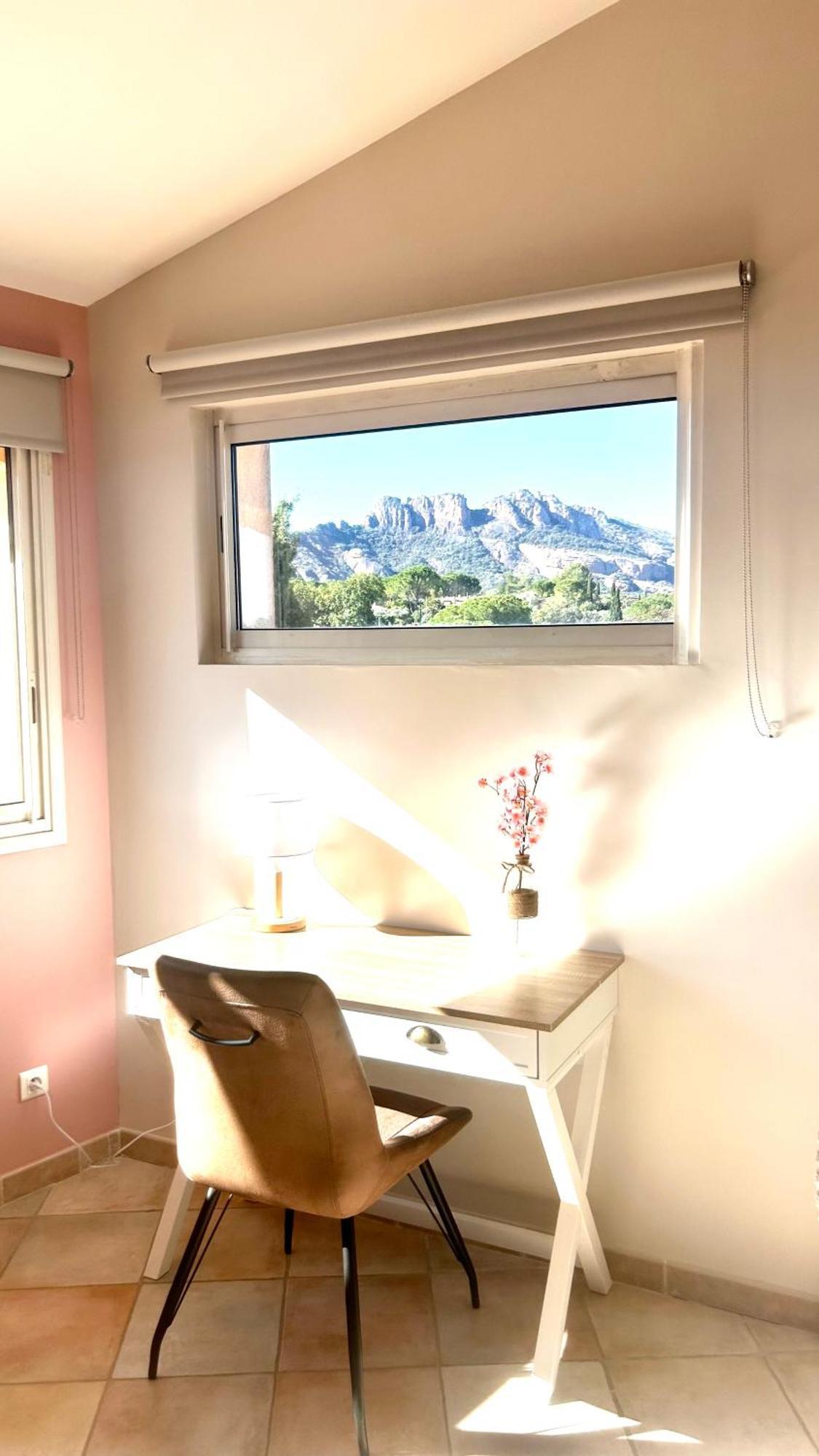 2 Hebergements - 10 Couchages - Parking, Piscine, Jacuzzi - Convivialite Roquebrune-sur-Argens Buitenkant foto