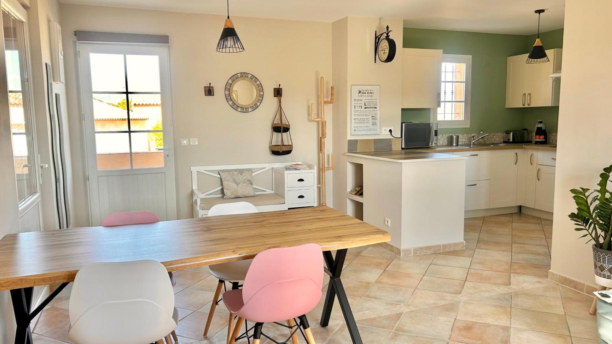 2 Hebergements - 10 Couchages - Parking, Piscine, Jacuzzi - Convivialite Roquebrune-sur-Argens Buitenkant foto