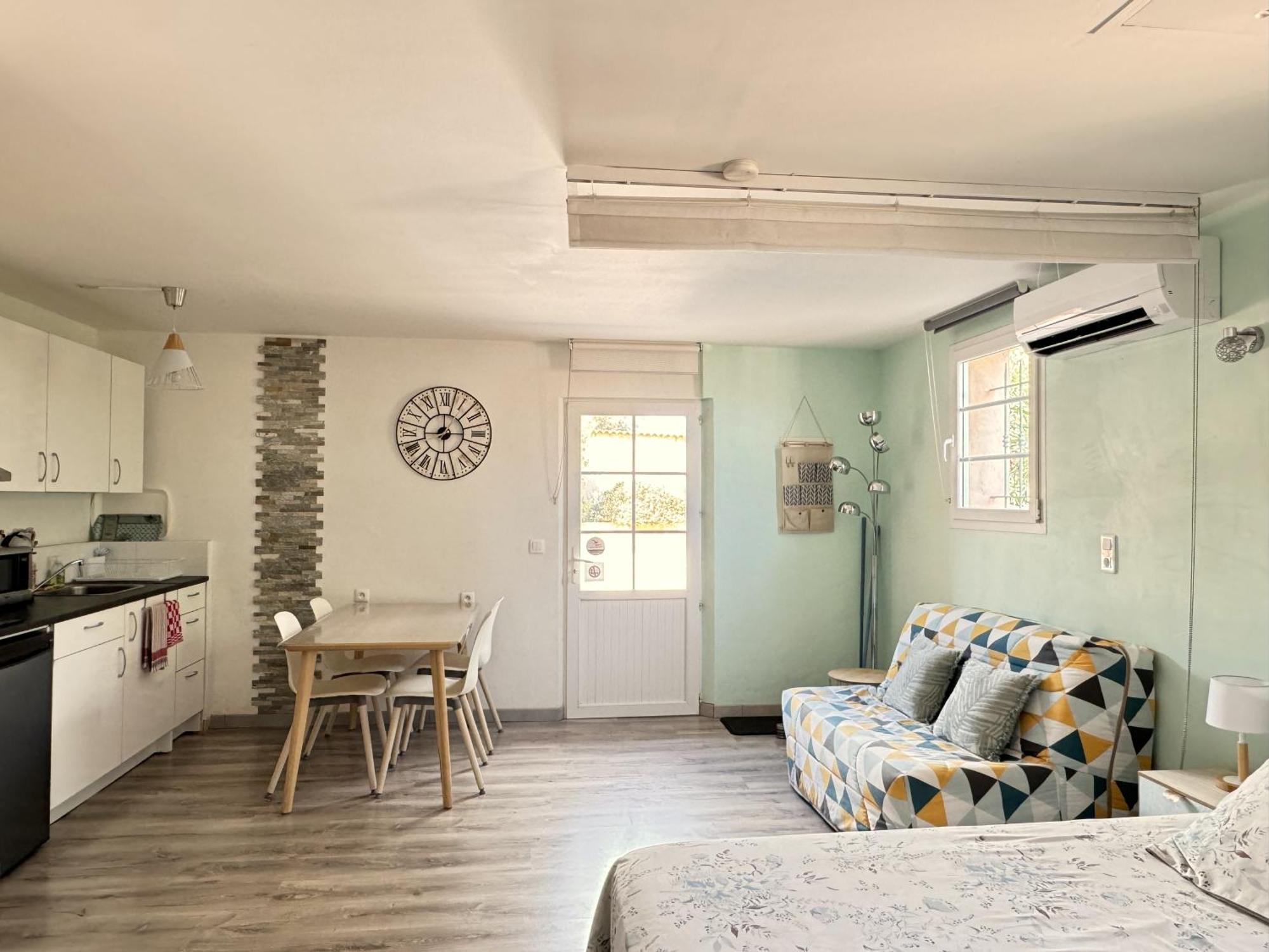 2 Hebergements - 10 Couchages - Parking, Piscine, Jacuzzi - Convivialite Roquebrune-sur-Argens Buitenkant foto