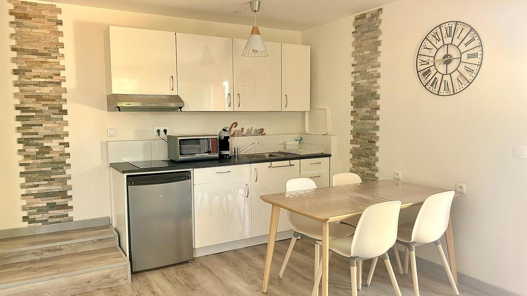 2 Hebergements - 10 Couchages - Parking, Piscine, Jacuzzi - Convivialite Roquebrune-sur-Argens Buitenkant foto